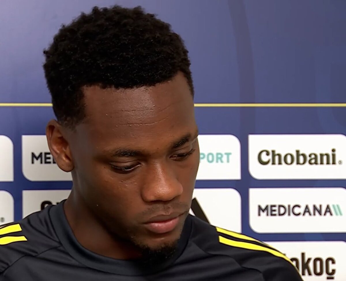 Gerçekten çok mutluyum. Burada taraftarın önünde ilk golümü attığım için keyifliyim. Takıma ve taraftarın sevgisine teşekkürler. Hissettiğimiz çok güzel. Çok iyi hissediyorum. Ailem buradaydı ve onların önünde gol attım. Bu daha da güzel oldu. Şimdi diğer turu geçmek ve Şampiyonlar Ligi'ne kalmak istiyoruz