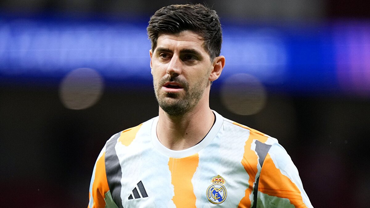 Real Madrid'in kalecisi Thibaut Courtois'nın sarı kırmızılı bir taraftarla arasında geçen diyalog, kısa süre içinde sosyal medyada en çok konuşulanlar arasında yer aldı.<br>