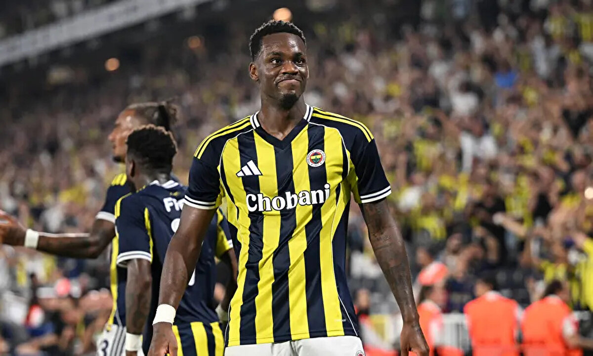 62 dakika oyunda kalan Kolombiyalı yıldız %47 pas isabet yüzdesi ile oynadı.