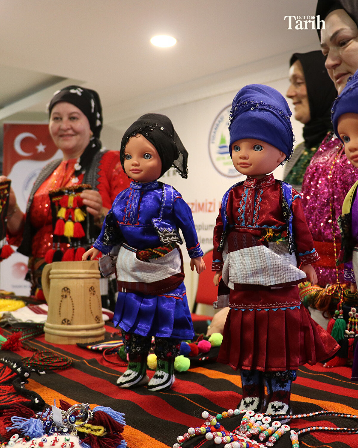 Yöresel kıyafete kadınların ilgi gösterdiğini ifade eden Yamaç, özellikle festival zamanlarında talepte yoğunluk yaşandığını vurguladı.