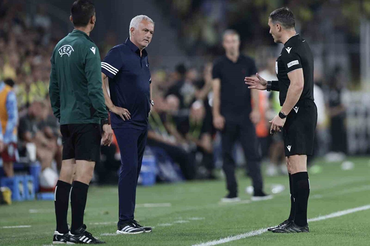 Alınan galibiyete karşın herkesin ayaklarının yere basması gerektiğini vurgulayan Ketenci, şunları kaydetti: