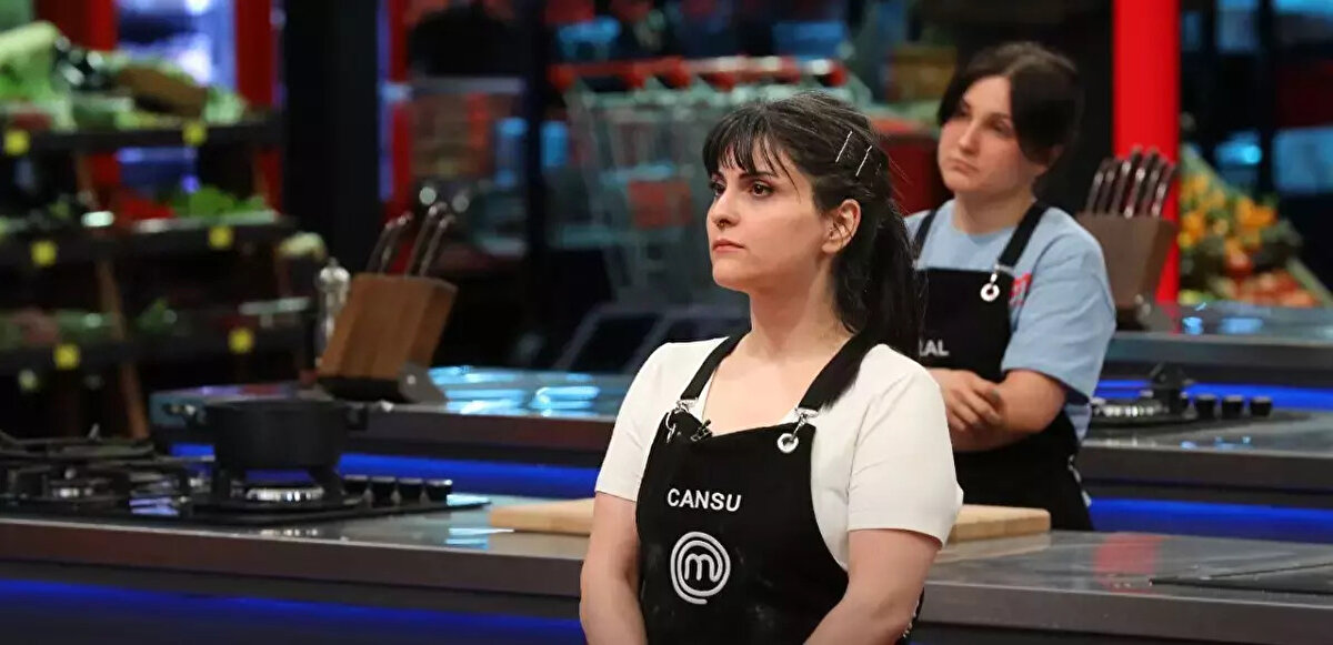 MasterChef Türkiye'de Bireysel dokunulmazlığı kim kazandı?<br><br>Takım oyununu kaybeden mavi takım, mutfakta bireysel dokunulmazlık için yeniden tezgâh başına geçti. Heyecan dolu mücadele sonunda Cansu, bireysel dokunulmazlığı kazanan isim oldu.