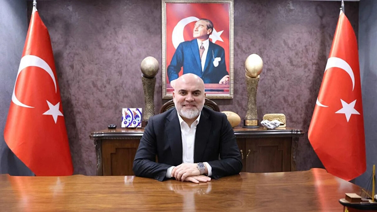 Spor Camiasındaki Etkinliği<br><br>Kapki, spor dünyasında da tanınan bir isimdir. Fenerbahçe Kongre Üyesi olan iş insanı, efsane futbolcu Alex de Souza’nın Türkiye’deki yakın dostlarından biri olarak bilinir. Bu ilişkiler, Kapki’nin spor ve medya alanındaki geniş çevresini pekiştirmektedir.