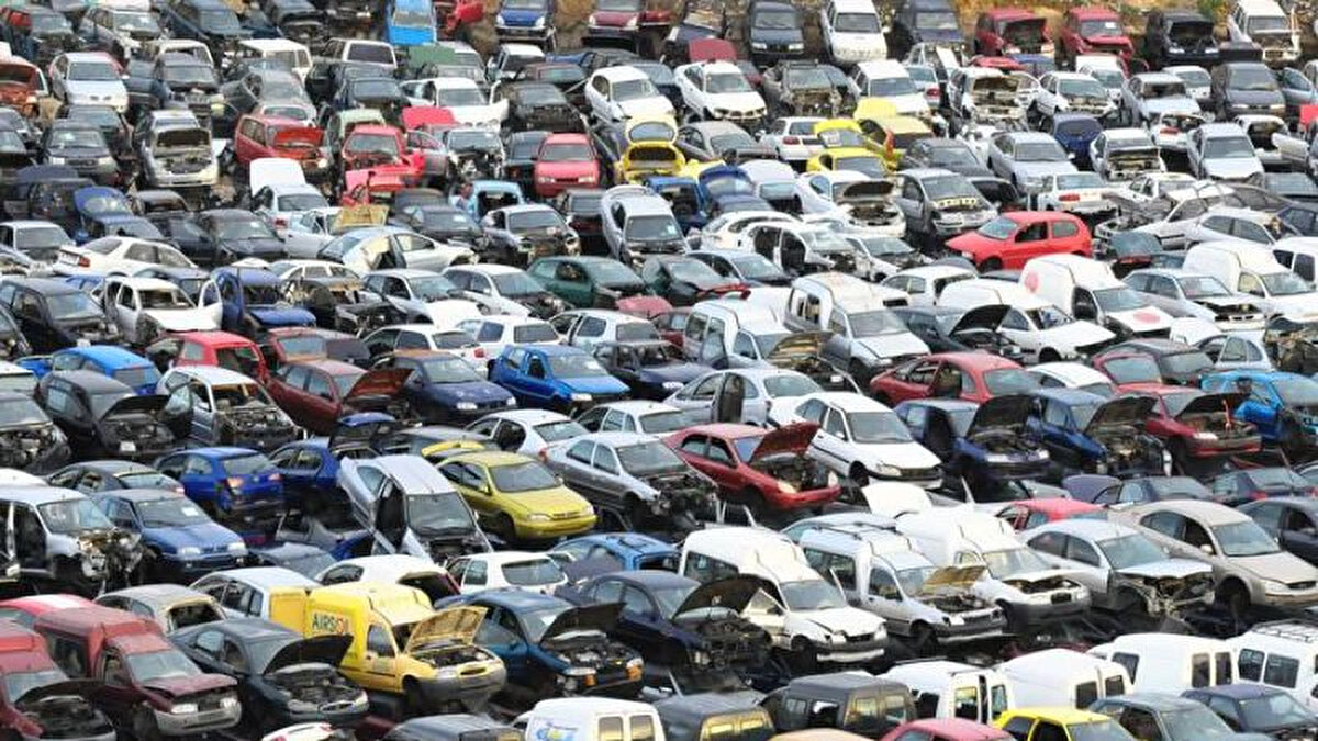 ÖTV İndirimi ve Hurda Teşviği İlişkisi<br><br>Uygulanacak ÖTV indirimi, hurda teşvikiyle entegre edilerek sıfır aracın maliyetini düşürmeyi amaçlar. Hurdaya verilen araca bağlı olarak ÖTV muafiyeti veya indirimi sağlanması söz konusudur.