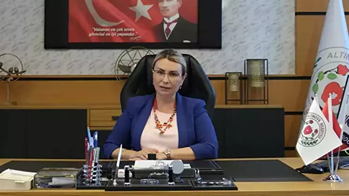 Yasemin Fazlaca kaç yaşında?<br>1979 doğumlu olan Yasemin Fazlaca, 2025 yılı itibarıyla 46 yaşındadır.