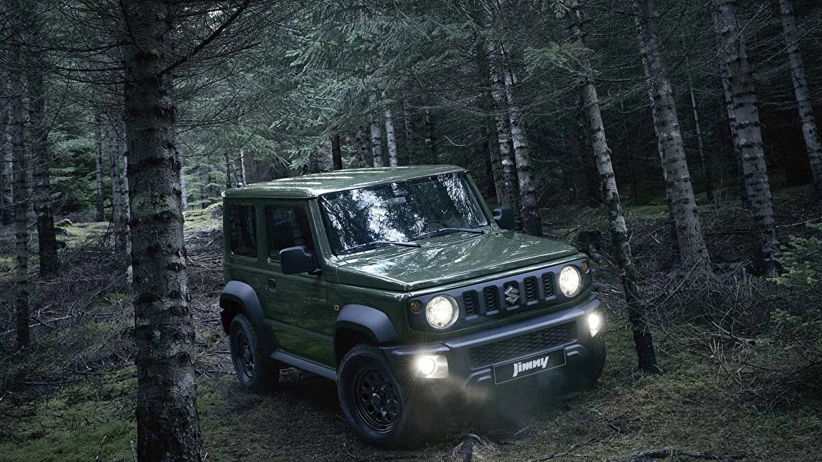 <br><br>Suzuki, teslimat sırasındaki yerini korumak isteyen müşterilerin bilgilerini doğrudan kendisine iletilmesini istedi. Böylece bu müşterilere doğrudan bilgi aktarımı yapılabilecek. Ancak Suzuki Japonya’dan henüz ne sorunun ne olduğu ne de çözüm sürecinin ne zaman tamamlanacağına dair bir açıklama gelmedi.<br>