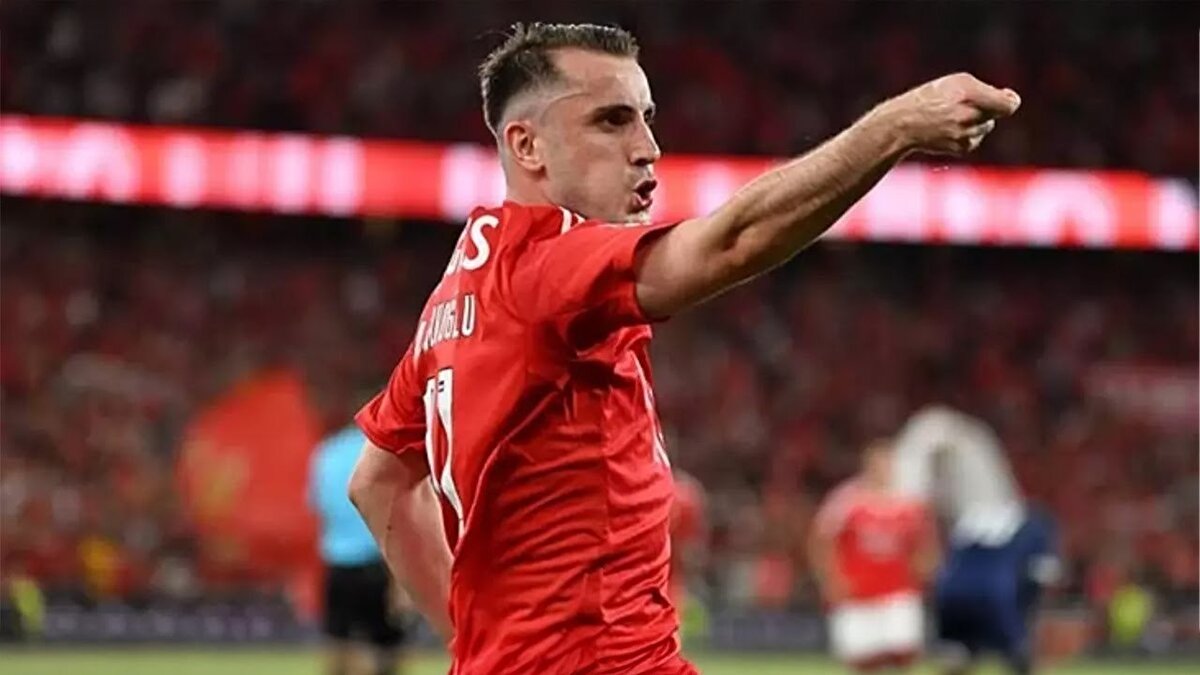 A Bola'nın haberine göre ise Benfica, Kerem Aktürkoğlu için 25 milyon euro seviyesinin altına inmeyi düşünmüyor. Şimdi Fenerbahçe'nin bir sonraki adımını bekliyorlar.