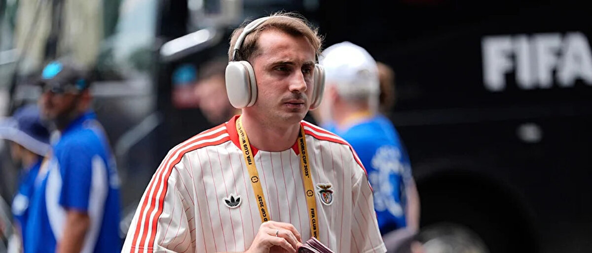 Öte yandan Kerem Aktürkoğlu'nun Fenerbahçe'ye transferi kesinleşince sürpriz bir hamleye imza attığı öne sürüldü.