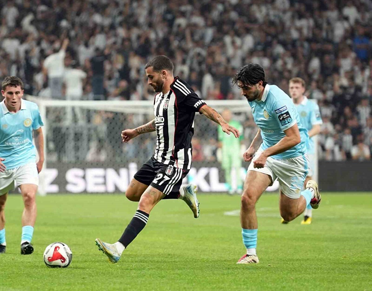 43’üncü dakikada Beşiktaş farkı 1’e indirdi. Rashica ceza sahası sol çaprazında yaptığı ortada top Abraham’dan sekerek Demir Ege Tıknaz’ın önüne düştü. Oyuncu dönerek yaptığı vuruşunda Redmond’dan seken top kalecinin solundan ağlarla buluştu: 1-2.