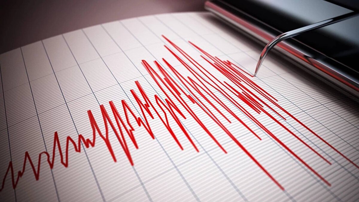 Balıkesir'de 6.1 büyüklüğünde meydana gelen depremin ardından İstanbul depremini tetikleyip tetiklemeyeceği sorusunu gündeme geldi. Vatandaşlar deprem uzmanlarının bu konudaki açıklamalarını yakından takip etti. İşte deprem uzmanlarının İstanbul depremiyle ilgili yaptığı değerlendirmeler...