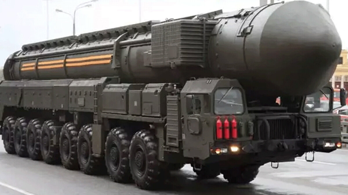 1. Rusya – RS-28 Sarmat<br><br>RS-28 Sarmat, nükleer başlık taşıyabilen kıtalararası balistik füze. Menzili 18.000 kilometreye ulaşabiliyor ve tüm kıtaları kapsama kapasitesine sahip.