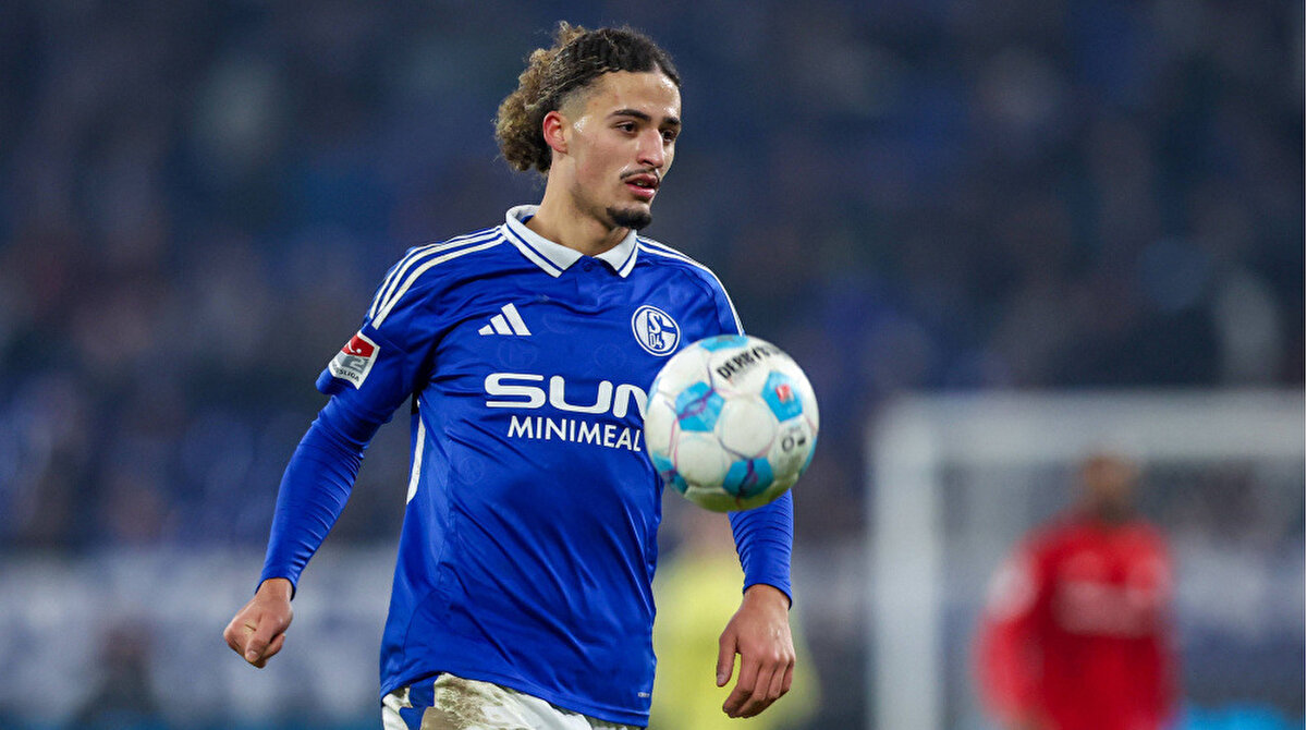 Beşiktaş, sağ bek bölgesine önemli bir takviye yaptı. Siyah beyazlı ekip, Schalke 04 forması giyen Taylan Bulut ile anlaşmaya vardı.<br>