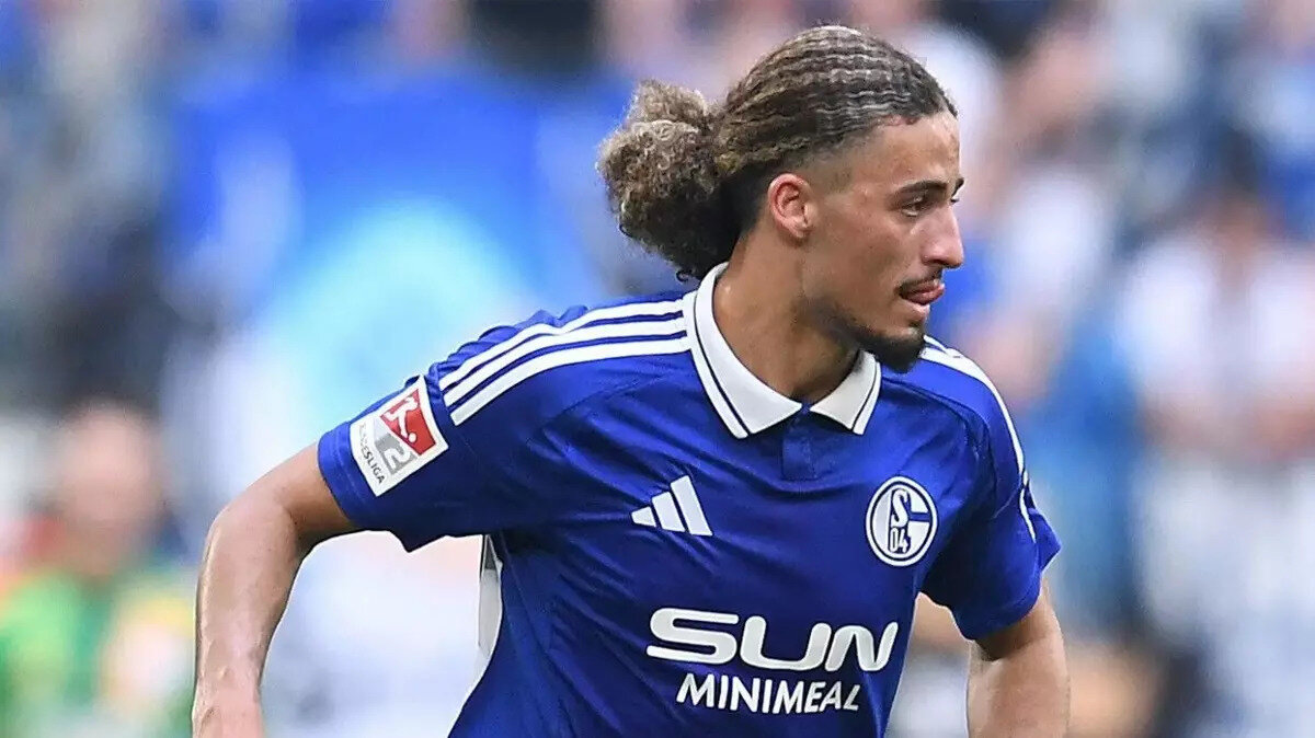 Taraflar arasında yapılan görüşmelerde tüm pürüzler giderilirken, transfer bonservisiyle gerçekleşecek.<br>