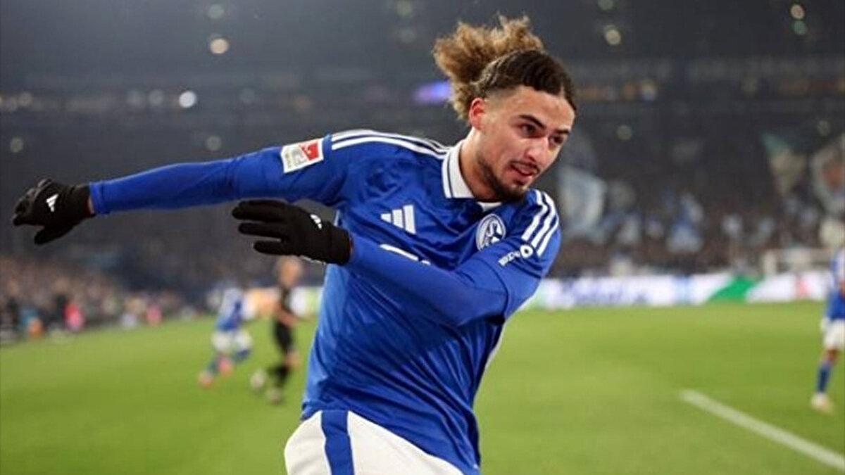 19 yaşındaki futbolcu, bugün 16.00’da İstanbul Atatürk Genel Havacılık Terminali’nde olacak.