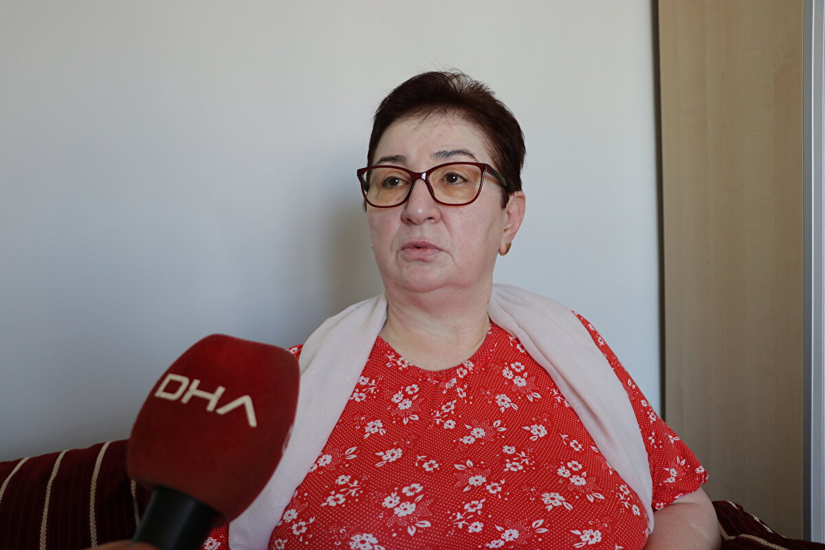 Yaşanan süreçte ailesinin psikolojik sorunlar yaşadığını kaydeden Tanyıldız, “Tehlikeli olduğu için, benim gözüme baktıkça arkalarını dönüp ağlıyorlardı. Ben yaşayan ölü gibiyim, canlı bomba gibi geziyorum. Sırtıma bir top çarpsa ya da arabaya bindiğimde fren yapılsa, yürürken düşsem, ciğerimin patlama ihtimali var. Hukuki yola başvurdum, gereken tazminatımı aldım. Hastalar ameliyat olmadan önce dikkat etsinler, araştırsınlar. Doktorlarını iyi seçsinler, çünkü sonucu çok kötü. Yarım kalıyorsun onu tamamlayamıyorsun” ifadelerini kullandı.