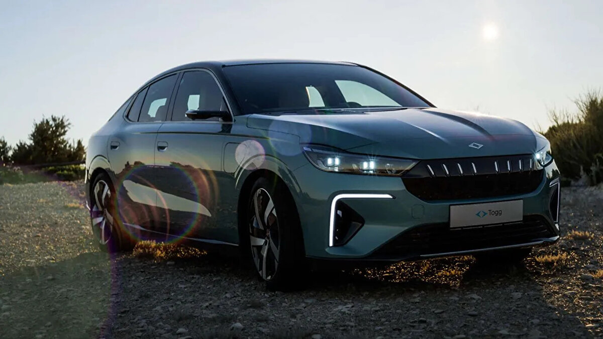 Türkiye'de büyük satış rakamlarına ulaşan doğuştan elektrikli, yerli ve milli otomobil Togg'da SUV'den sonra sedan modelinin satışı da başlıyor. 