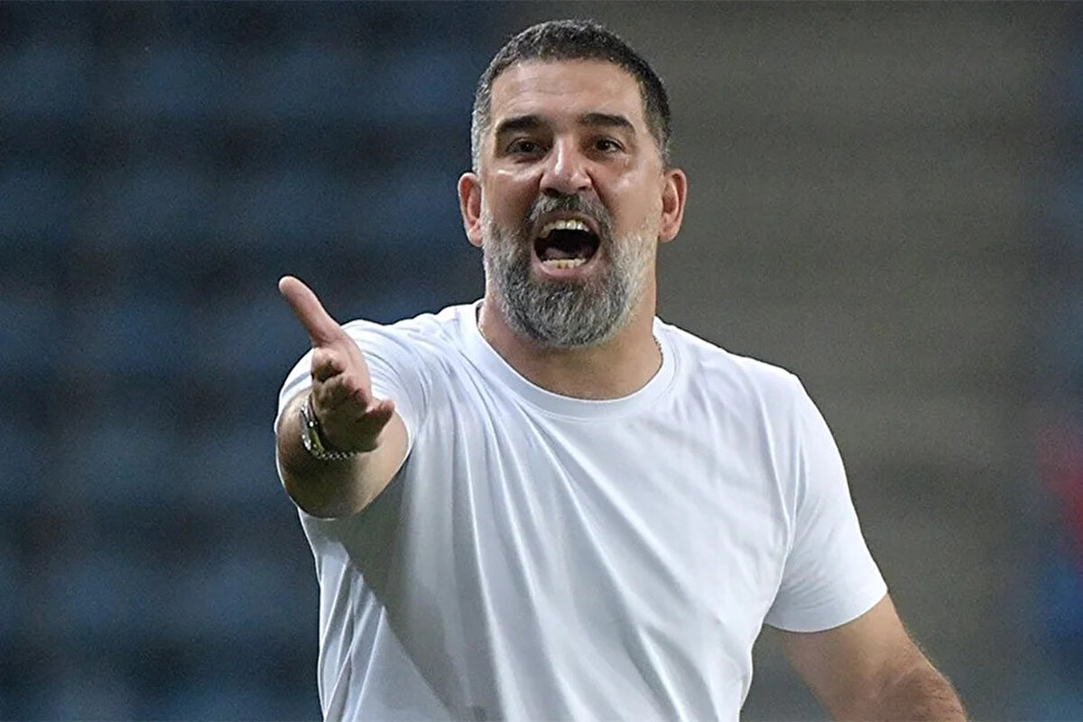 Arda Turan'ın çalıştırdığı Shakhtar Donetsk, UEFA Avrupa Ligi'ne 3. eleme turunda veda etti. Panathinaikos'a seri penaltı atışları sonucu elenen Shakhtar'da taraftarlar isyan bayrağını açtı.<br>