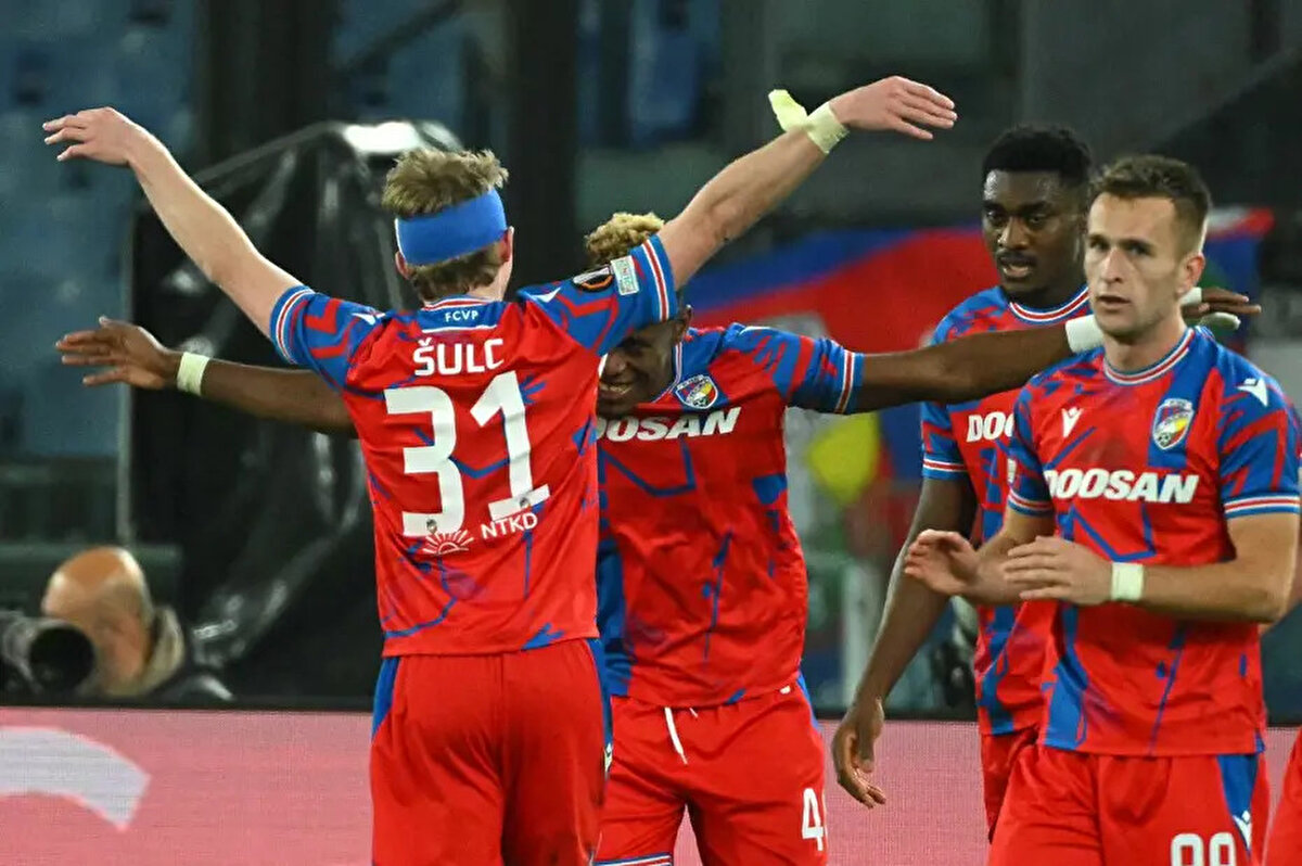 10- Çekya: 40.100 puan<br>