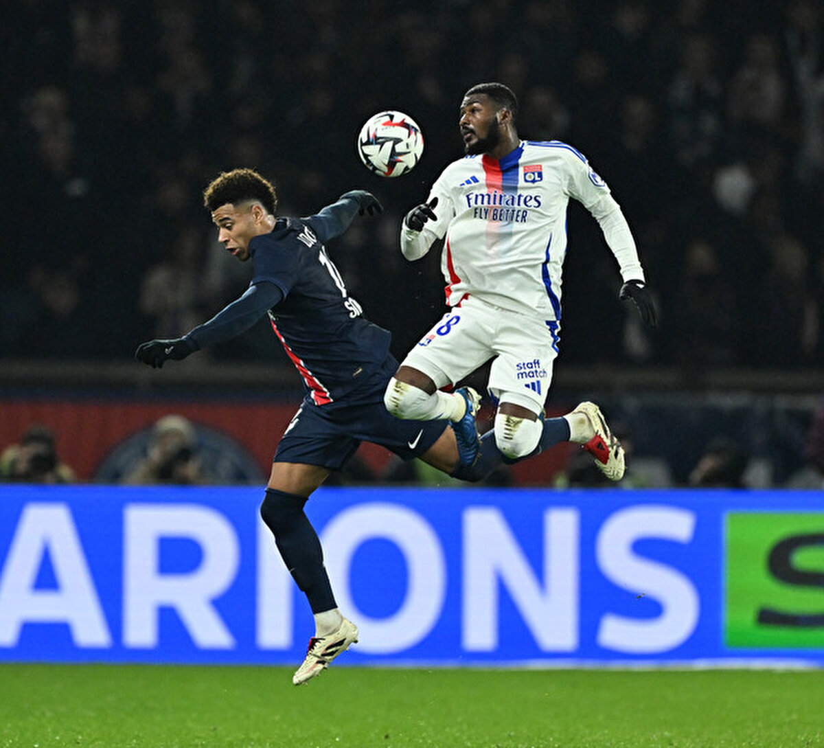 Galatasaray'ın oyuncuyla birkaç kez temas kurduğu, son dönemde bu görüşmelerin yeniden yoğunlaştığı aktarıldı.<br><br>