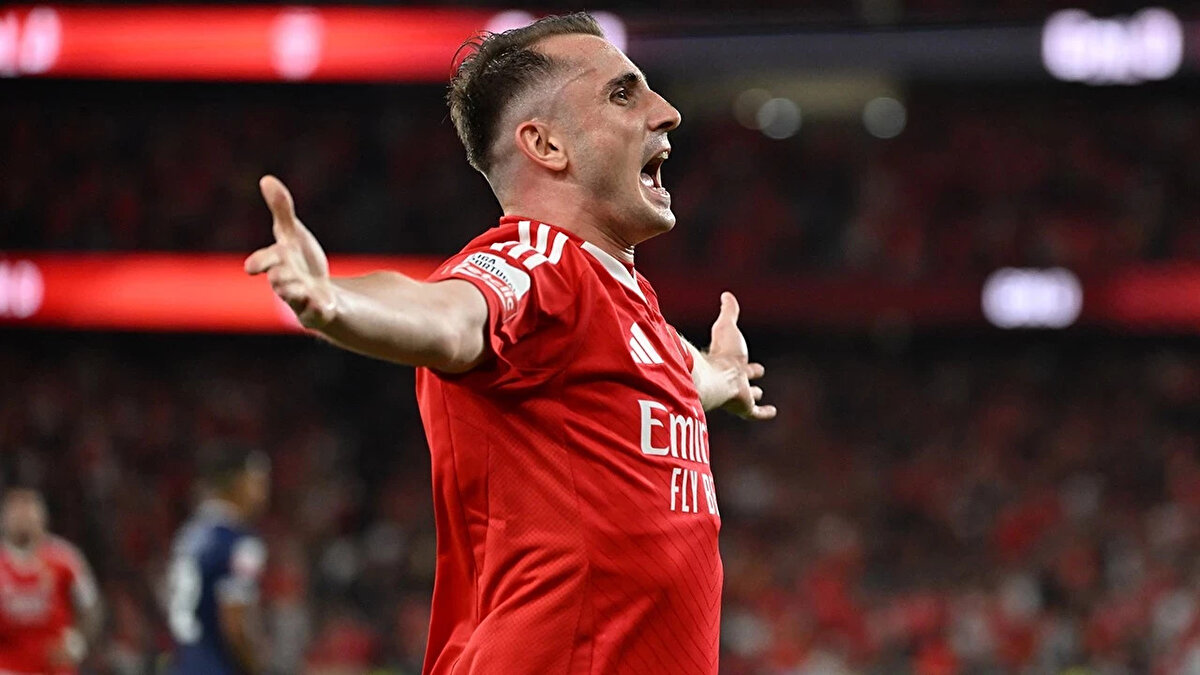 Kerem Aktürkoğlu için Fenerbahçe, ilk etapta 25 milyon euroluk bir teklif yapmış ancak Kerem'in, Şampiyonlar Ligi elemelerinde Nice maçında oynamasının ardından bu teklifi düşürülmüştü.