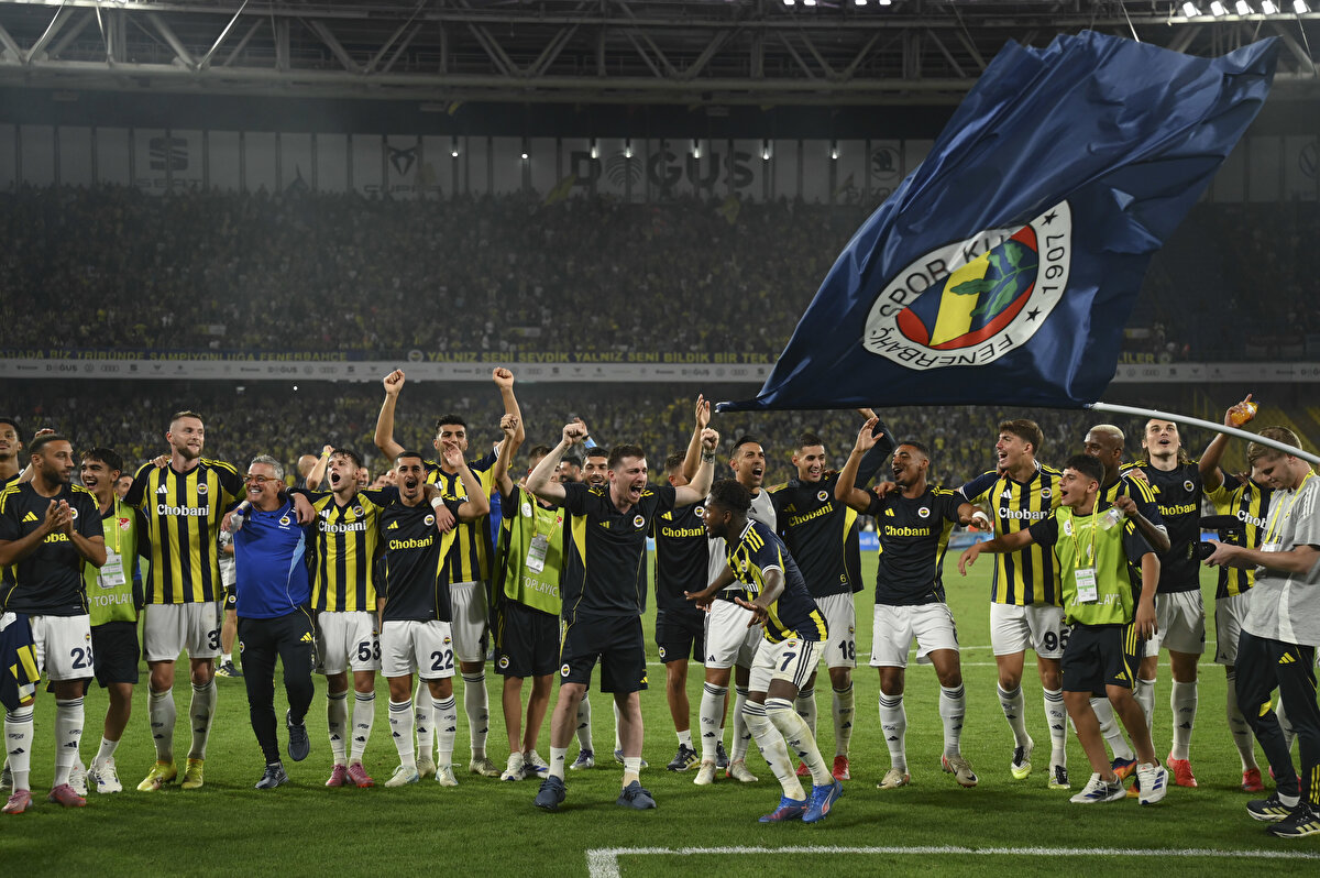 <br><br>Göztepe: Lis, Heliton, Taha, Bokele, Miroshi, Rhaldney, Arda, Cherni, Olaitan, Janderson, Juan<br><br>Fenerbahçe: İrfan Can Eğribayat, Semedo, Yusuf, Skriniar, Oosterwolde, Brown, Amrabat, Fred, Szymanski, Duran, En-Nesyri