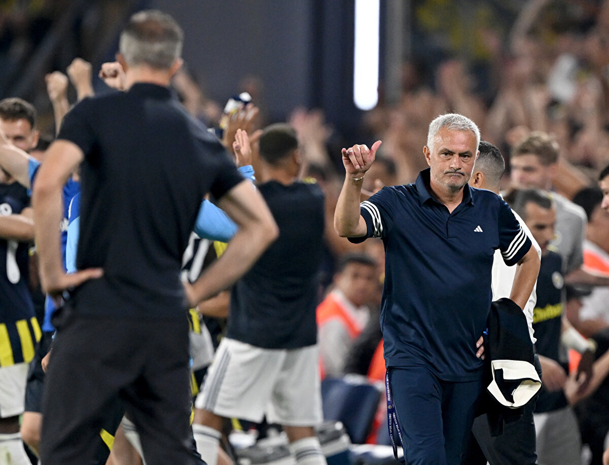 Fenerbahçe 58 maçta 90 kez fileleri havalandırırken, Göztepe ise rakibine 44 golle karşılık verdi.<br><br>İki ekip geçen sezonun da 2. haftasında İzmir'de karşı karşıya gelmiş ve müsabaka 2-2'lik skorla tamamlanmıştı.