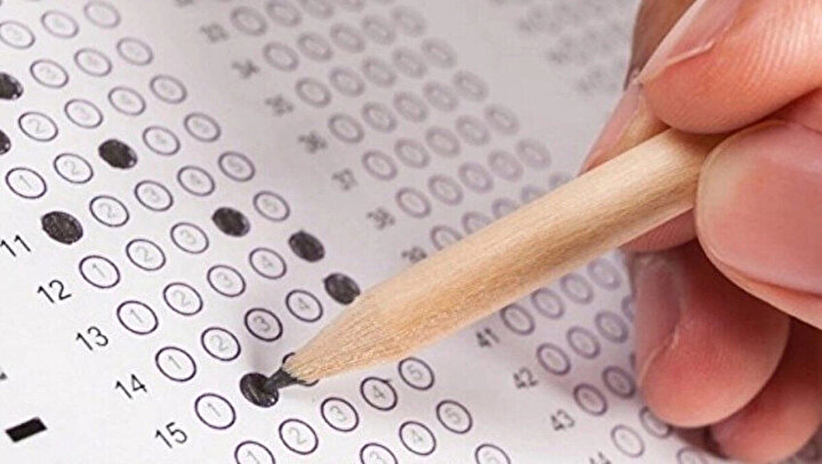 Yerleştirme sonuçları paylaşıldıktan sonra üniversiteye kayıt hakkı kazanan adaylar belirlenen tarihlerde istenen belgelerle üniversitelere kayıt yapacak. 