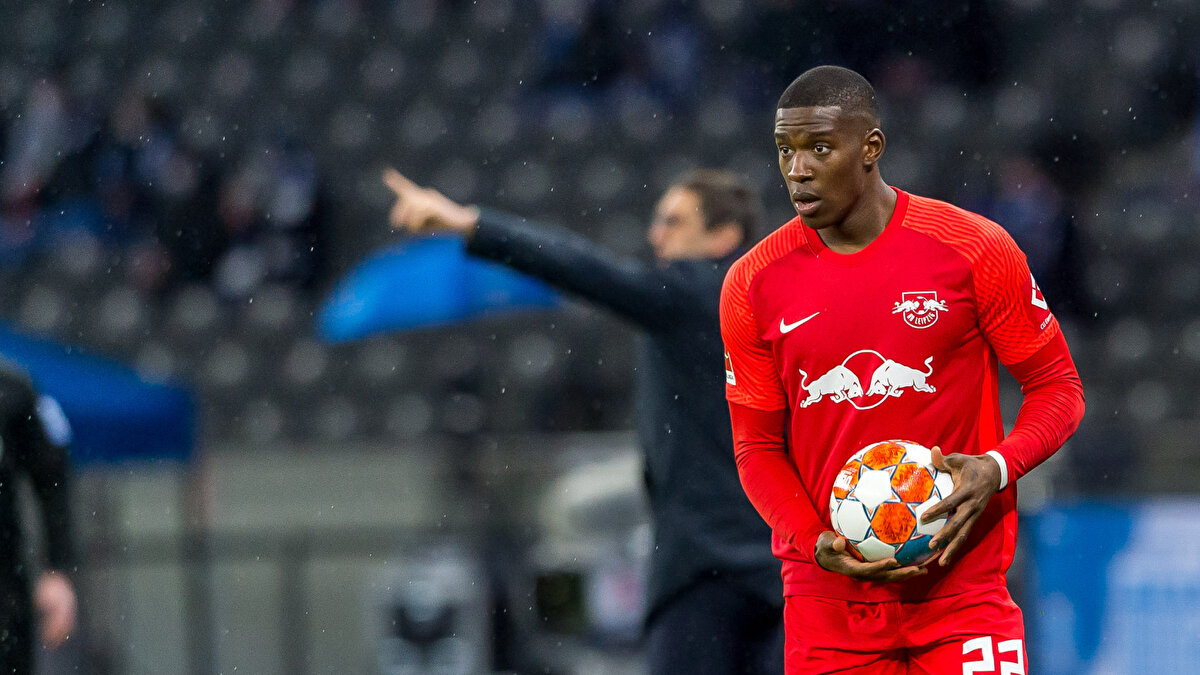 Sunderland Kulübü, 27 yaşındaki Fransız futbolcuyla 4 yıllık sözleşme imzalandığını duyurdu.<br><br>