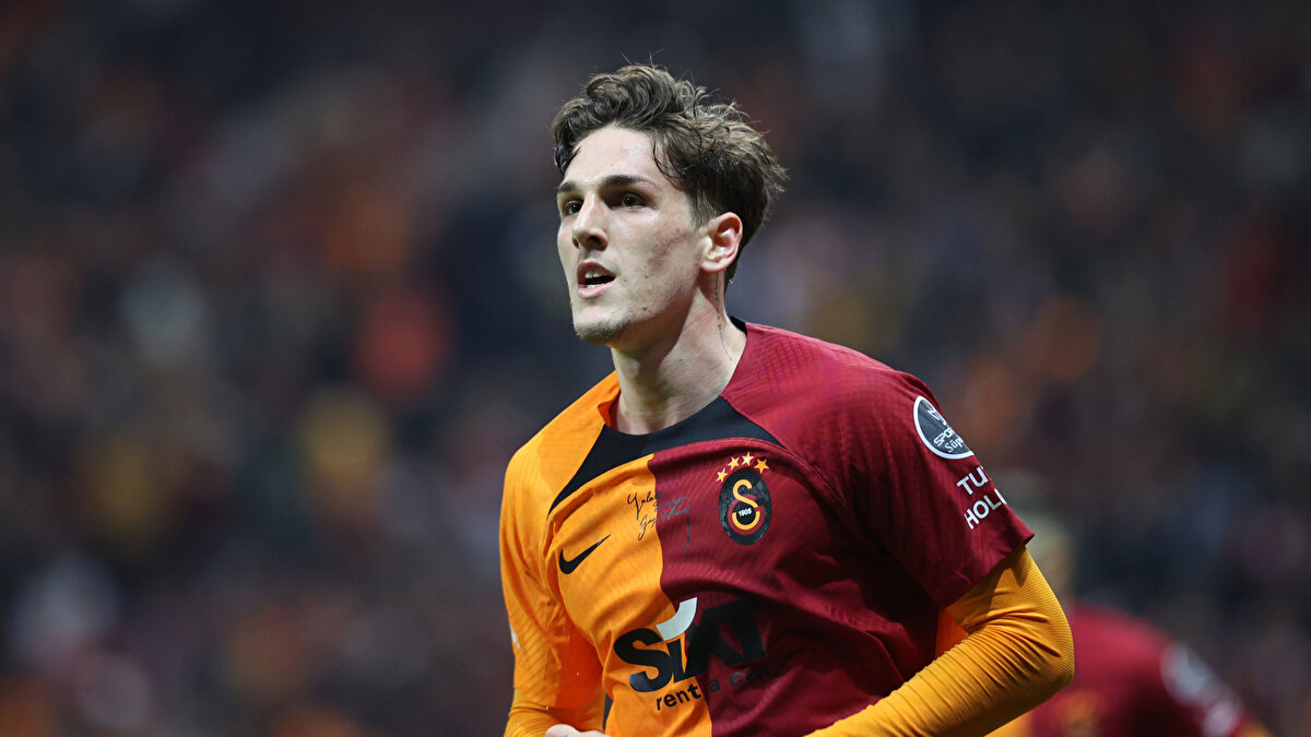 Yine haberde Galatasaray'ın Zaniolo'yla ilgili kesin kararını verdiği ve oyuncuyu yeni sezonda kadroda düşünmediği vurgulandı.<br><br>
