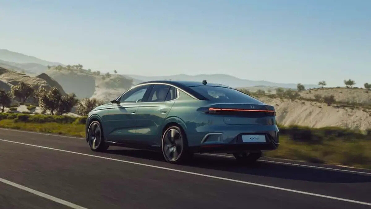 Togg, bu yeni modelini eylül ayının başında deneyim merkezlerinde sergilemeye başlıyor.