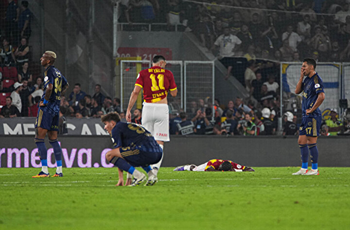 Trendyol Süper Lig 2. haftasında Fenerbahçe deplasmanda 90+5. dakikada Anderson Talisca'nın kaçırdığı penaltı sonucuyla Göztepe ile 0-0 berabere kaldı.<br>