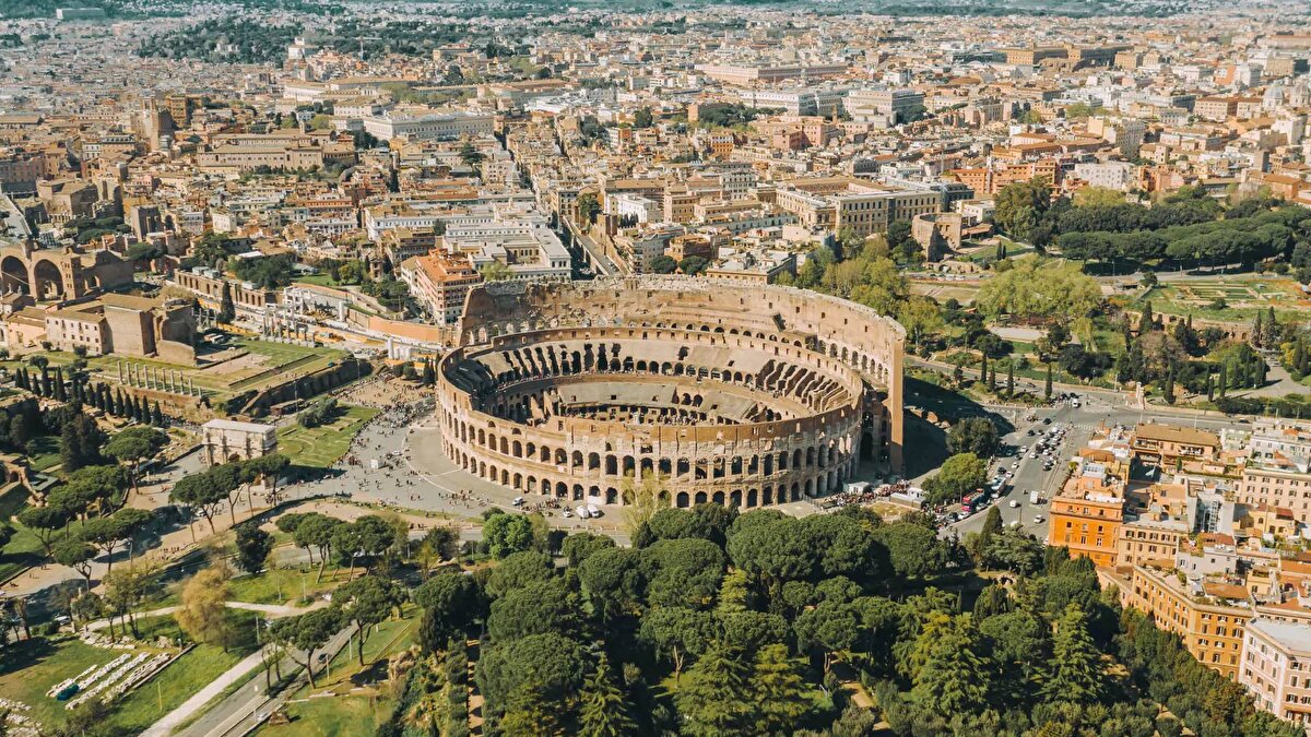 İtalya, Roma: 765 km