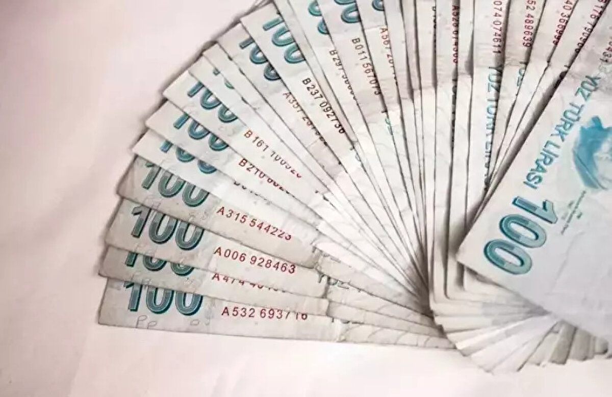 Kuveyt Türk faizsiz kredi kampanyası<br><br>Kuveyt Türk’ün sunduğu faizsiz kredi fırsatları şöyle:<br>* İhtiyaç Kart ile 30.000 TL’ye kadar harcamaya vade farksız 9 taksit<br>* Sağlam Kart Troy ile 50.000 TL’ye kadar harcamaya vade farksız 5 taksit