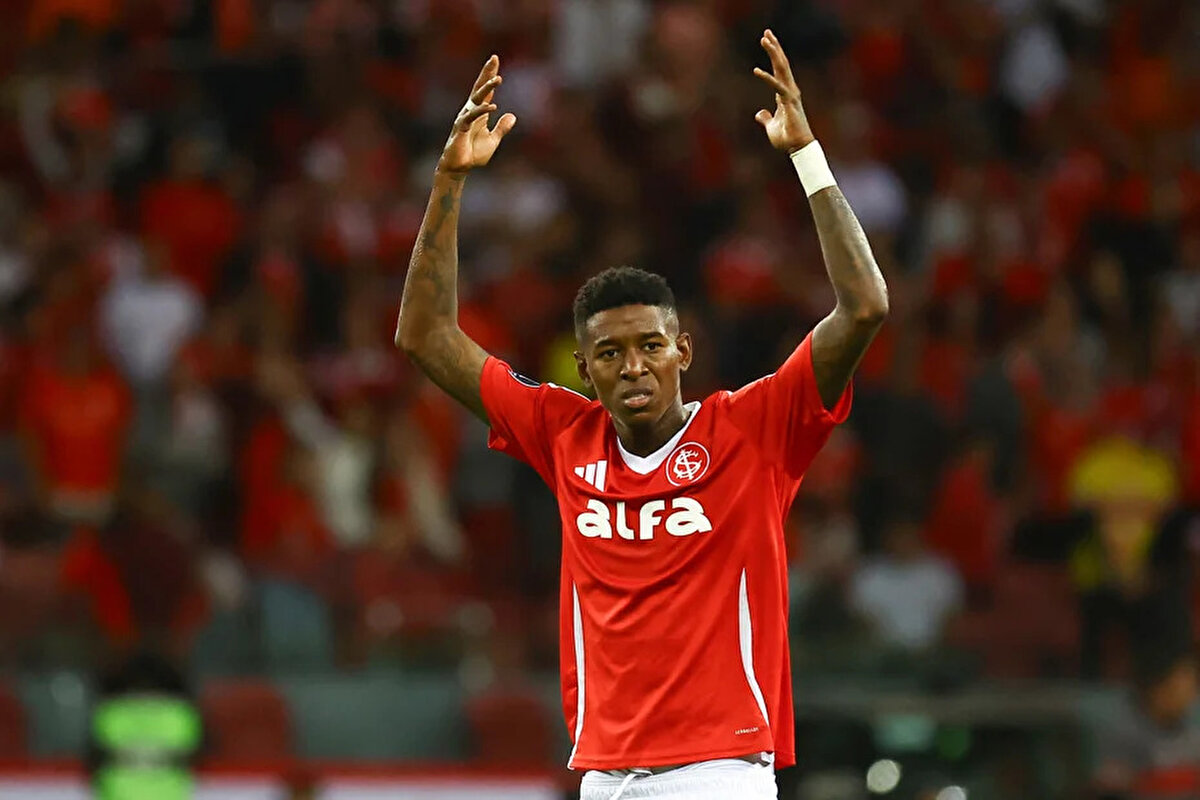 Galatasaray, savunma hattını güçlendirmek için Brezilya piyasasına yöneldi.