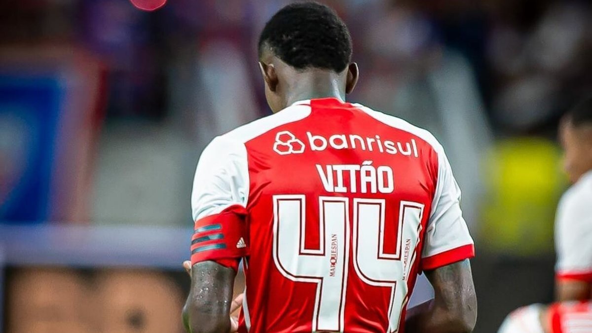 Haberde, Galatasaray'ın geçtiğimiz günlerde oyuncu için bir ön görüşme yaptığı ve yakın zamanda resmi bir teklif yapmayı değerlendirdiği belirtildi.