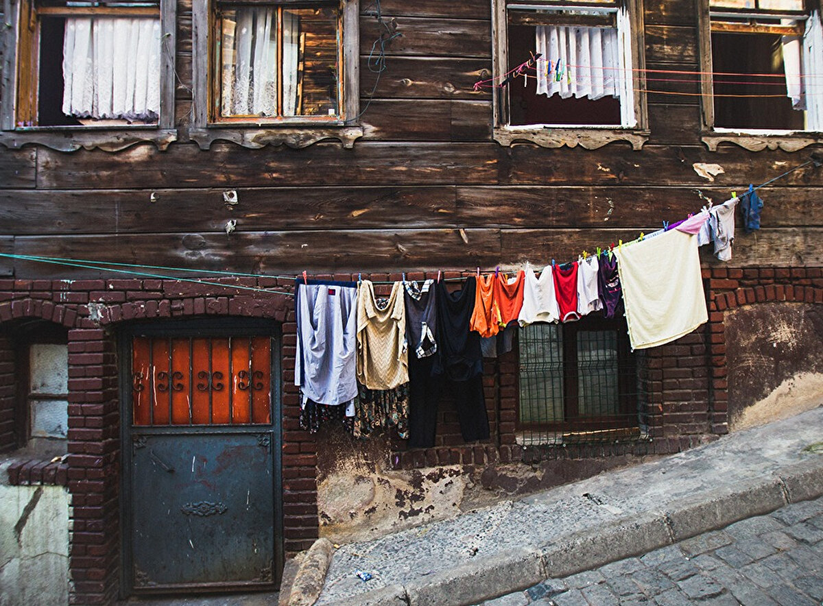 Türkiye'nin sosyoekonomik düzeyi en düşük ilçeleri<br><br>1. Çamoluk (Giresun)<br>2. Derebucak (Konya)<br>3. Doğanşar (Sivas)<br>4. Felahiye (Kayseri)<br>5. Dikmen (Sinop)<br>6. Pınarbaşı (Kastamonu)<br>7. Bayramören (Çankırı)