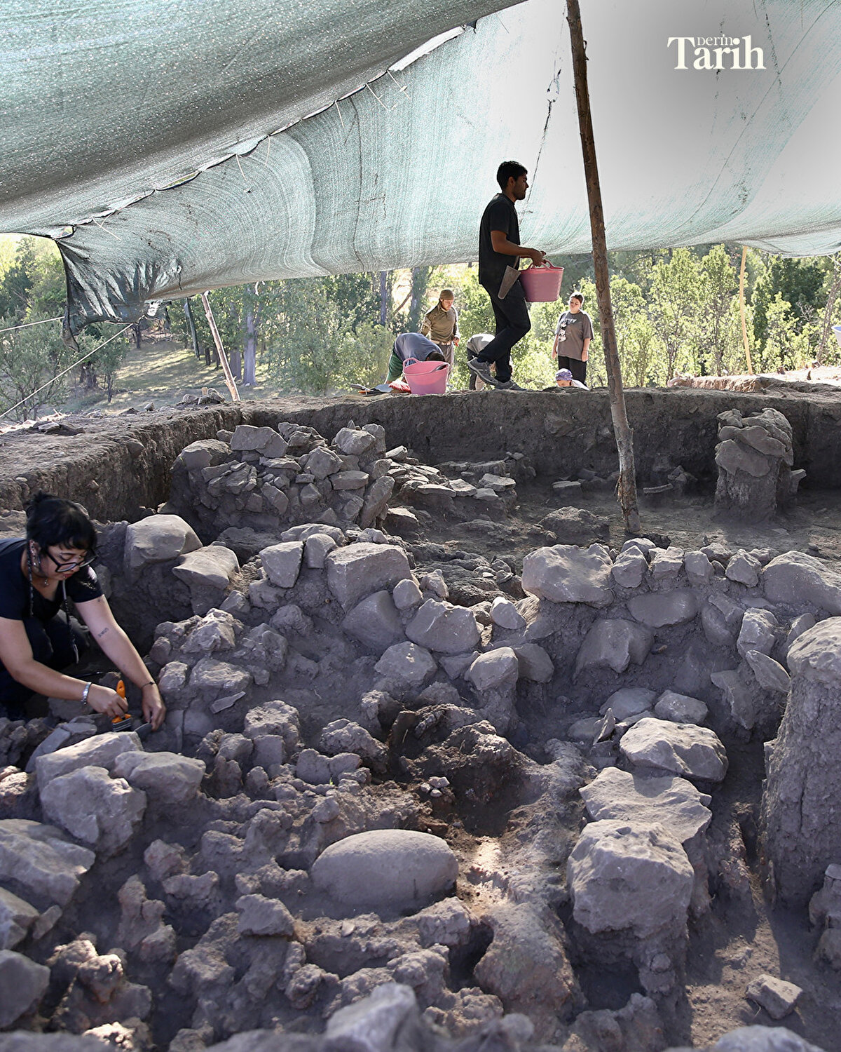 Muğla'daki tek höyük kazısı olma unvanına sahip Çaltılar Höyük kazısı, Hacettepe Üniversitesi Arkeoloji Bölümü Öğretim Üyesi Prof. Dr. Ayşegül Aykurt'un başkanlığında sürüyor.