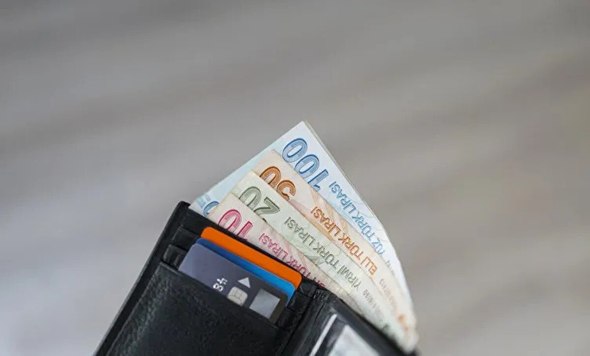 Diğer kamu kurumları da sonucu bekliyor<br> Adalet Bakanlığı’nın imzalayacağı promosyon anlaşması, diğer kamu kurumları için de emsal oluşturacak. Bu nedenle yalnızca bakanlık personeli değil, farklı kurumlarda görev yapan çalışanlar da ihalenin sonucunu heyecanla bekliyor.<br> Yeni banka promosyon anlaşmasının resmi açıklamasıyla birlikte personelin alacağı tutar ve ödeme takvimi netleşecek.