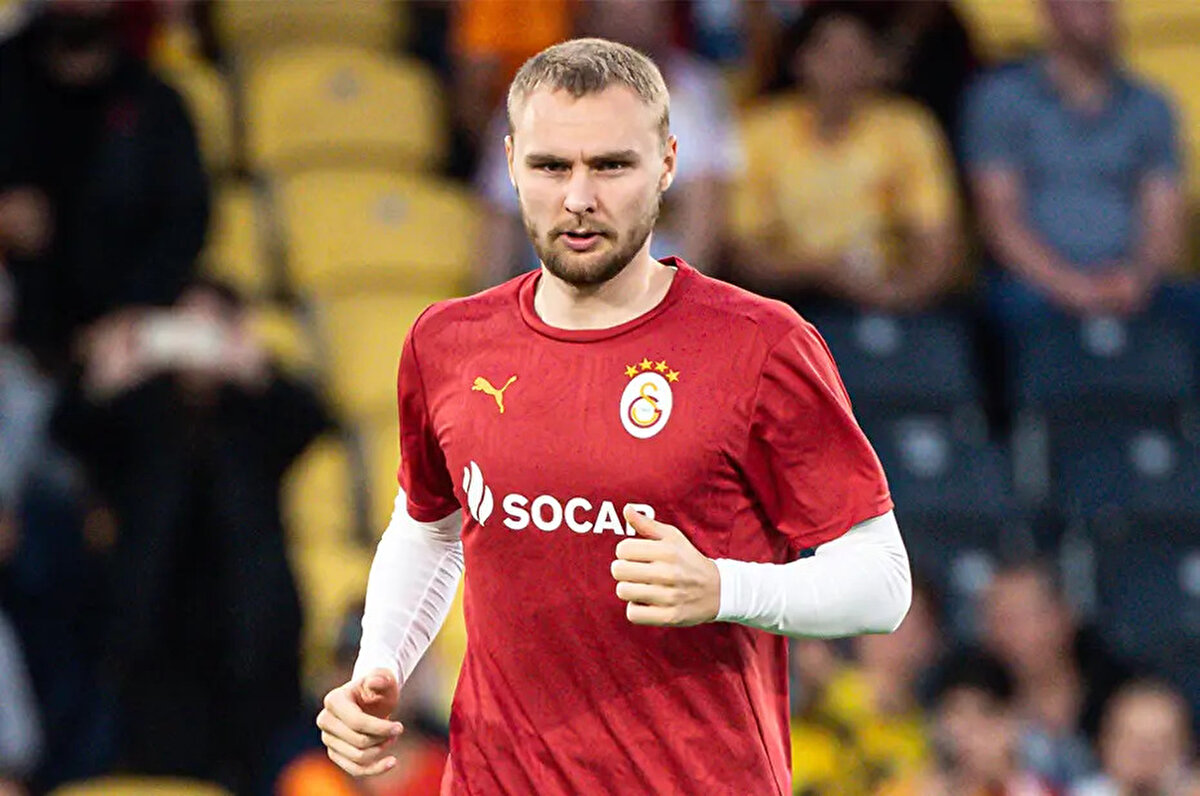 Victor Nelsson ile yolları ayırmak isteyen Galatasaray'ın beklediği teklifleri alamadığı iddia edildi.<br>