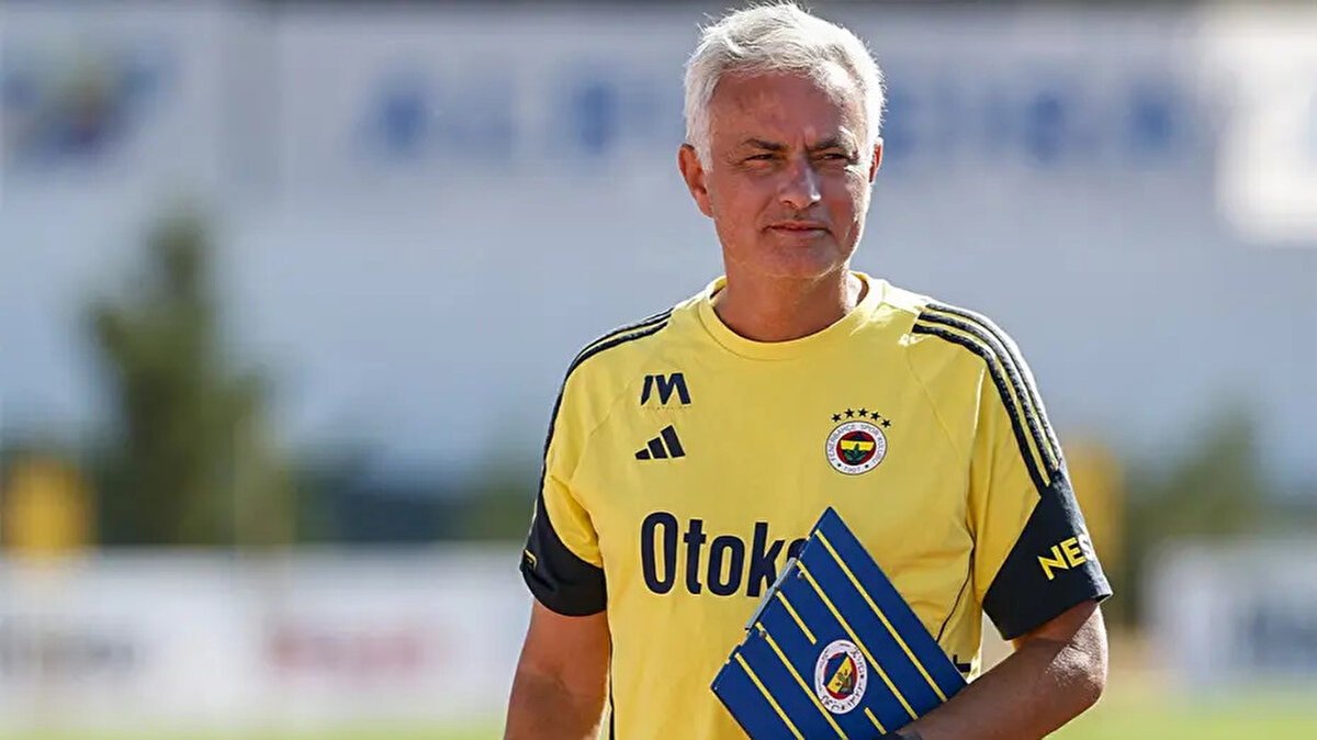 Röportajda Mourinho'ya şu anda Santos forması giyen Neymar'ın adının bir dönem Fenerbahçe ile anıldığı belirtildi ve bu iddialar soruldu.<br>