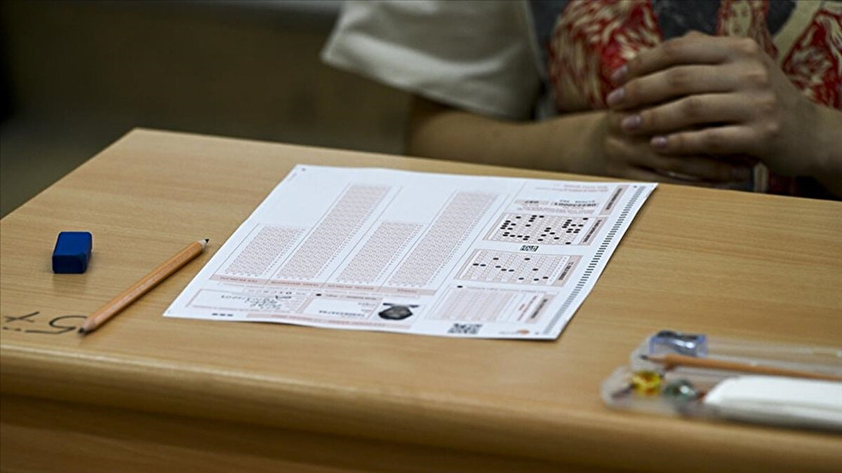 YKS Tercih Sonuçları Ne Zaman Açıklanacak?<br><br>YKS 2025 tercih sonuçları, sonuc.osym.gov.tr adresi üzerinden ilan edilecek. Kılavuzda belirtilen tarihlere göre, kayıt hakkı kazanan öğrenciler 1-5 Eylül 2025 arasında üniversitelere kayıt yaptırabilecek. Sonuçların bu tarihlerden önce adaylara duyurulması bekleniyor.