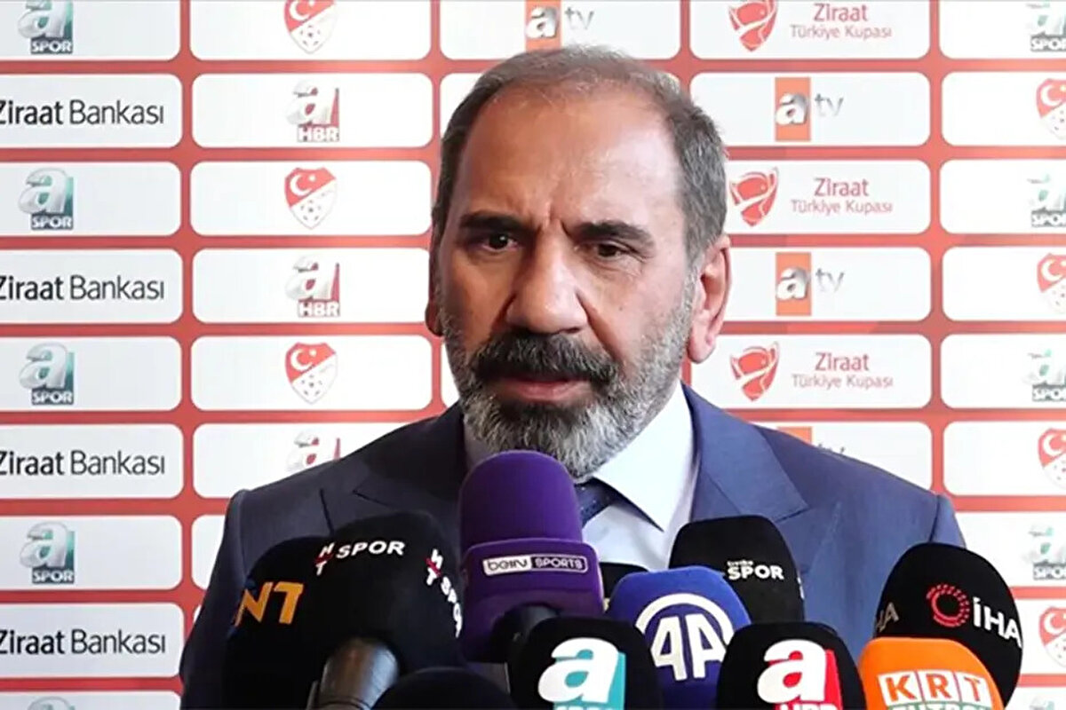 Otyakmaz açıklamasında şunları söyledi, "Diğer takımlara da 20 tane oyuncu alma hakkı veriyorsunuz ki bu hem Financial Fair Play kurallarını bozuyor hem de lig başladıktan sonra kural değiştirmek anlamına geliyor. Ben buna sıcak bakmıyorum, olmayacak diye düşünüyorum."<br>