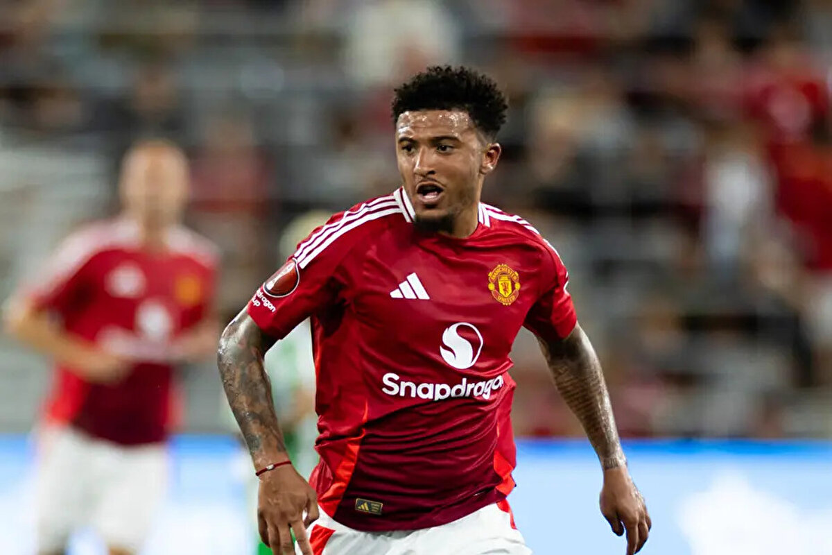 Ancak Sancho'nun talep ettiği maaşla Roma'nın teklif ettiği yıllık ücret arasında fark olduğu ve İngiliz oyuncunun İtalyan ekibini reddettiği kaydedildi.<br>