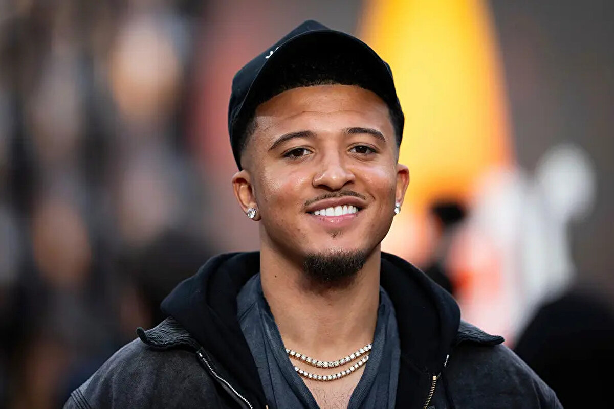 Siyah beyazlı ekip, sol kanat transferi için çalışmalarını sürdürürken gündemdeki isim Manchester United'da kadroda düşünülmeyen Jadon Sancho.<br>