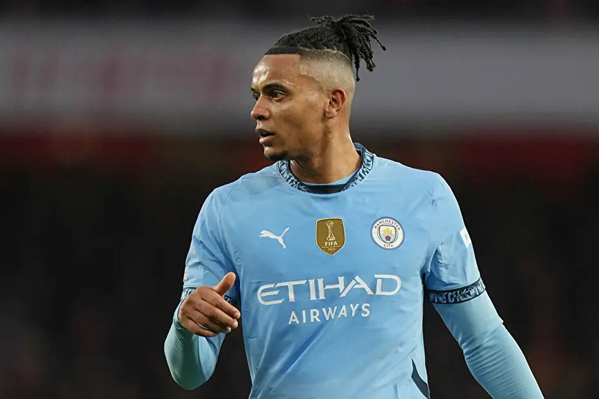 Galatasaray sözlü bir teklif yaptı<br><br>Manchester City'nin Akanji'yle yollarını ayırma kararı sonrası harekete geçen Galatasaray, Foot Mercato'ya göre İngiliz ekibine 15 milyon sterlin sözlü teklif iletti.<br>