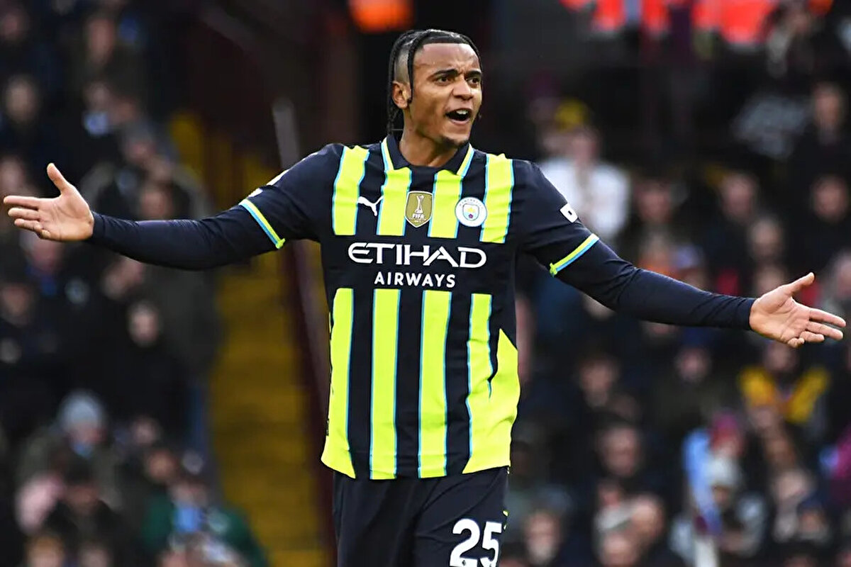 İngiltere'ye uçak kaldırıldı<br><br><br>Manchester City'nin Manuel Akanji için talep ettiği rakam ise 18 milyon sterlin oldu. İlk pazarlıkların ardından Galatasaray yönetimi, transferi bitirmek için bugün İngiltere'ye uçtu. Burada yapılacak son pazarlıkların ardından Akanji'nin İstanbul'a getirilmesi planlanıyor.<br>