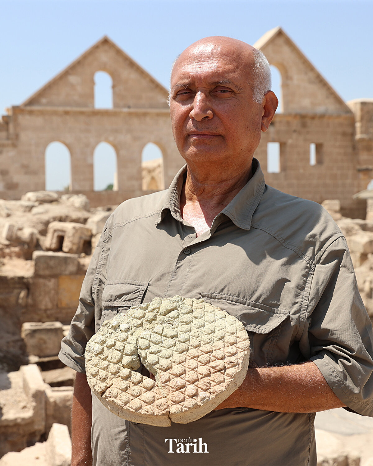 "Ekmeğe biçim vermek, güvenli olduğunu belirtmek ve daha iyi pişmesini sağlamak için ekmek kalıpları tarih boyunca kullanılmıştır. Pompei'de de dilimli kalıp desenli, hatta sahibinin adının yazıldığı pişmiş ekmekler bulundu."