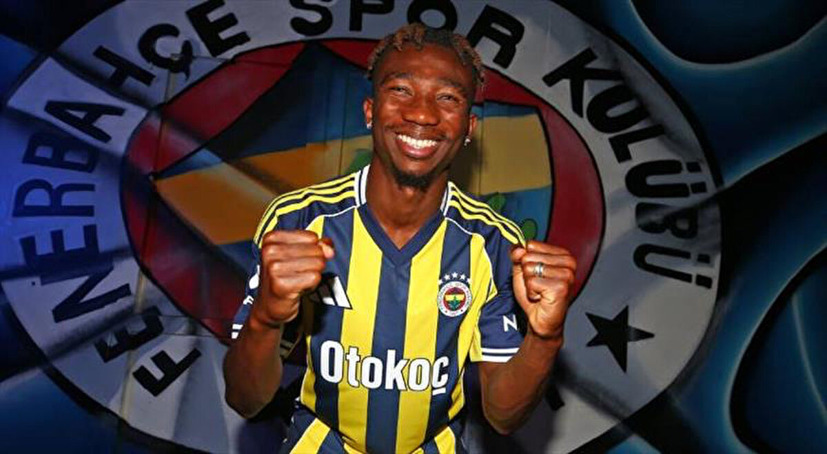 Fenerbahçe'nin kadrosuna kattığı 22 yaşındaki futbolcu, kulüp tarihindeki ilk Malili futbolcu oldu.<br>