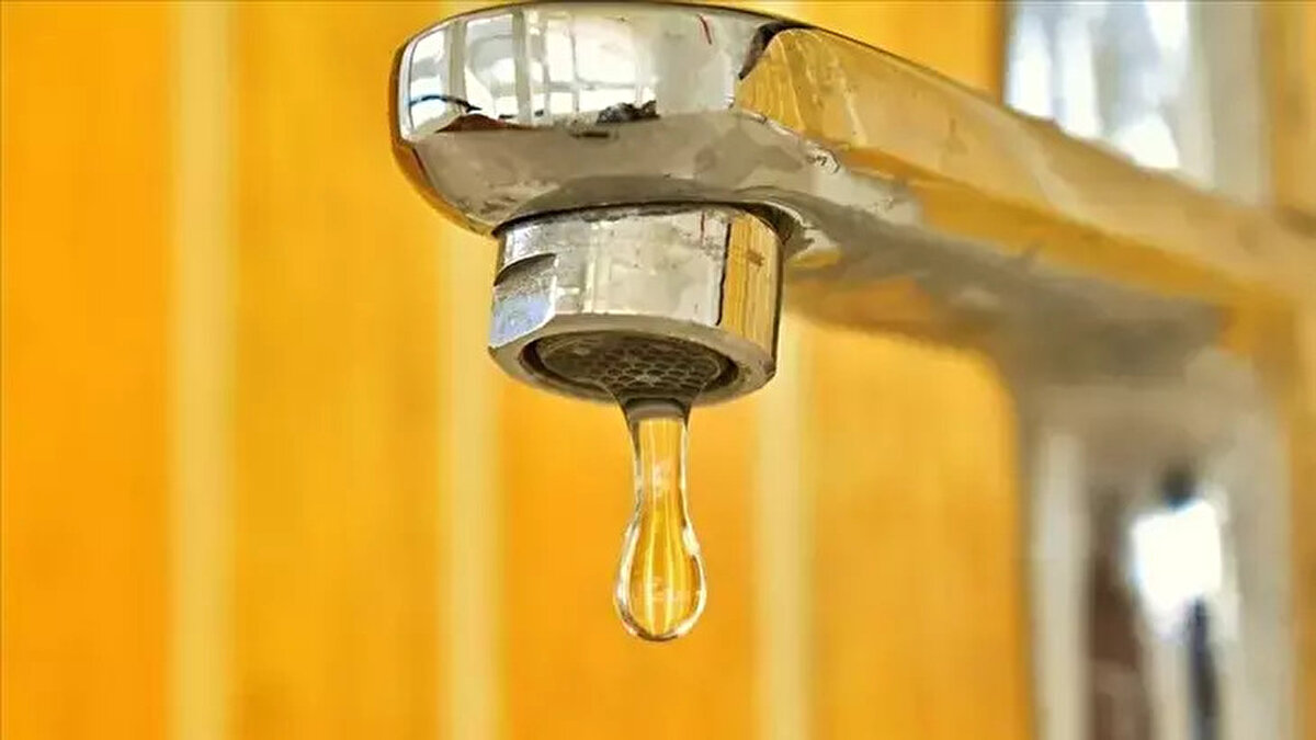 * Kemalpaşa (Yukarı Kızılca Merkez): 12.06 - 15.06 saatleri arasında yaklaşık 3 saat, ana boru arızası.<br>* Ödemiş (Türkmen Mahallesi): 11.40 - 15.40 saatleri arasında yaklaşık 4 saat, müteahhit çalışması.<br>* Gaziemir (Atatürk, Menderes Mahalleleri): 11.30 - 15.30 saatleri arasında 4 saat, boru deplasman çalışması.<br>* Konak (Millet, Murat Mahalleleri): 10.40 - 12.40 saatleri arasında 2 saat, müteahhit çalışması.<br>* Seferihisar (Gödence Mahallesi): 10.10 - 12.10 saatleri arasında 2 saat, bağlantı çalışması.<br>* Menderes (Görece Cumhuriyet, Hürriyet Mahalleleri): 10.00 - 13.00 saatleri arasında 3 saat, ana boru arızası.<br>* Bayraklı (Çay, Çiçek, Muhittin Erener, R. Şevket İnce Mahalleleri): 09.30 - 13.30 saatleri arasında 4 saat, müteahhit çalışması.<br>* Torbalı (Sağlık Mahallesi): 09.26 - 13.30 saatleri arasında 4 saat, ana boru arızası.<br>* Bayındır (Zeytinova Mahallesi): 09.20 - 13.00 saatleri arasında 4 saat, elektrik arızası.<br>* Ödemiş (Birgi, Bucak, Cevizalan, Gerçekli, Gölcük, Hacihasan, Kutlubeyler, Tekke, Üçkonak): 09.00 - 17.00 saatleri arasında 8 saat, elektrik arızası.