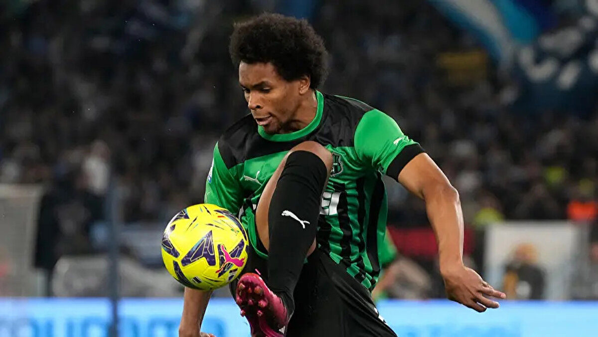 Siyah-beyazlılar ile Sassuolo arasında görüşmelerin sürdüğü ve iki kulübün talepleri arasındaki makasın hala biraz açık olduğu aktarıldı.<br>